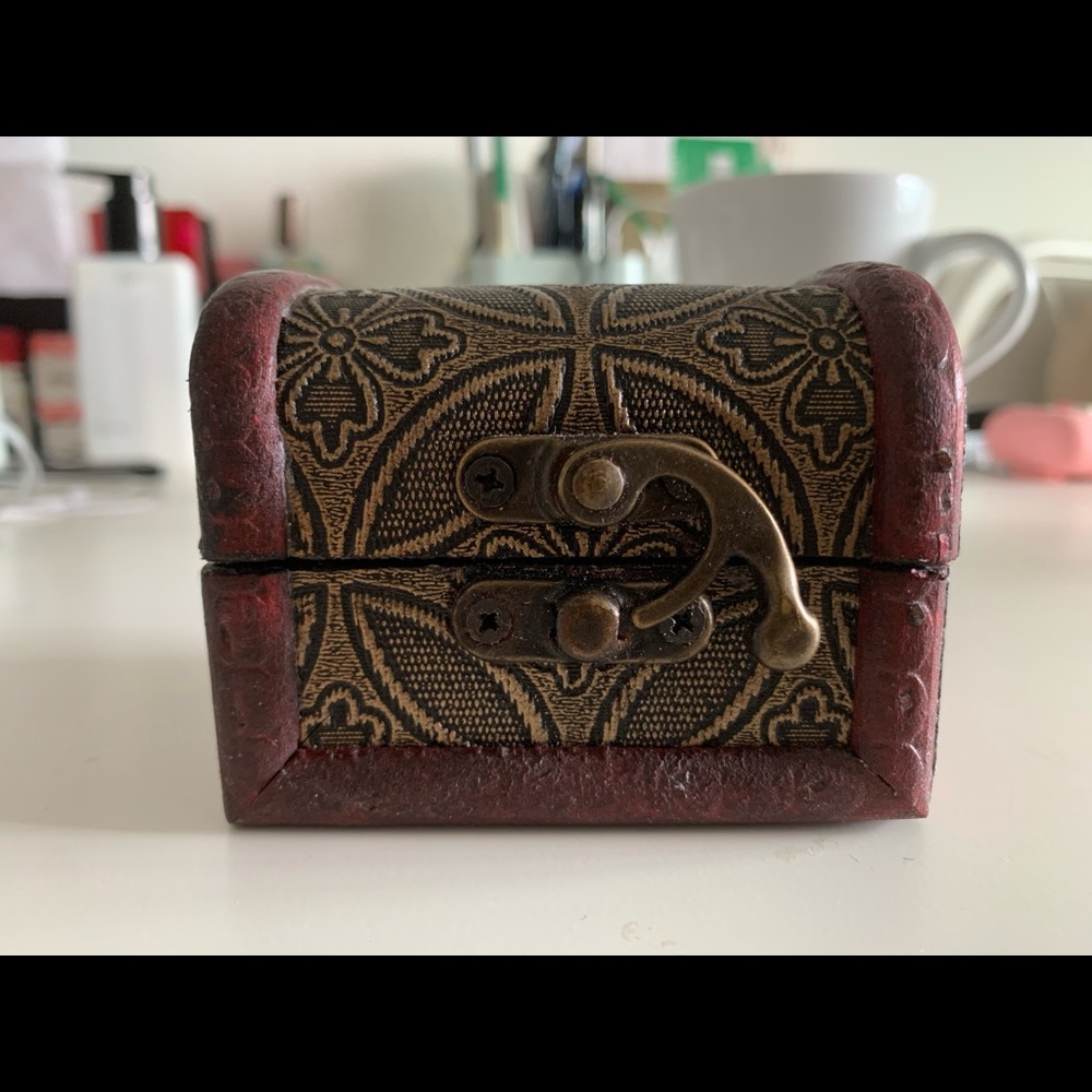 Antique jewelry box （small）